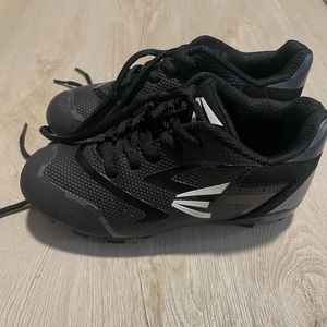 Youth Boys Easton Baseball Cleats size 12